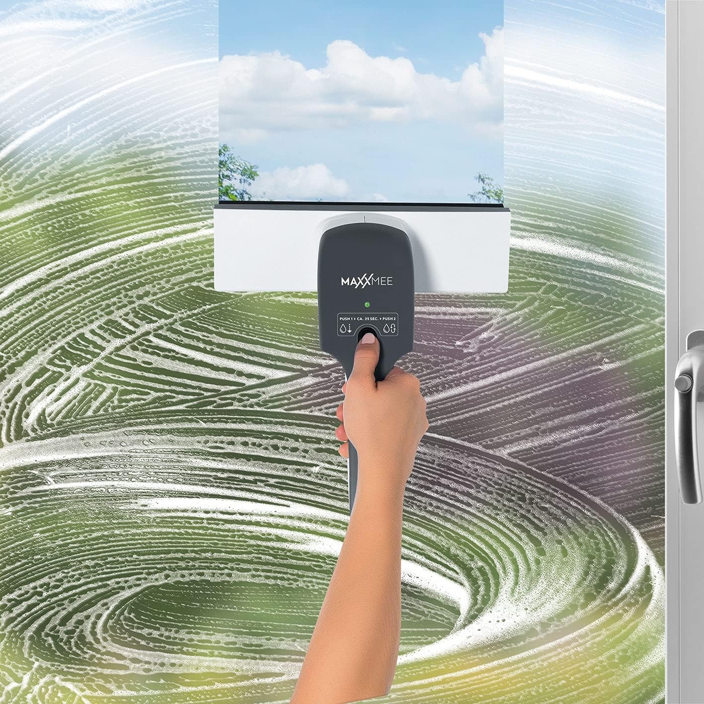 MAXXMEE Akku-Fenster-Waschsauger mit Mikrofasertuch | Saugen und wischen in einem Arbeitsschritt | Inkl. Schnellbefeuchtungsfunktion | Entnehmbarer Wassertank (90 ml) — Ansicht 6