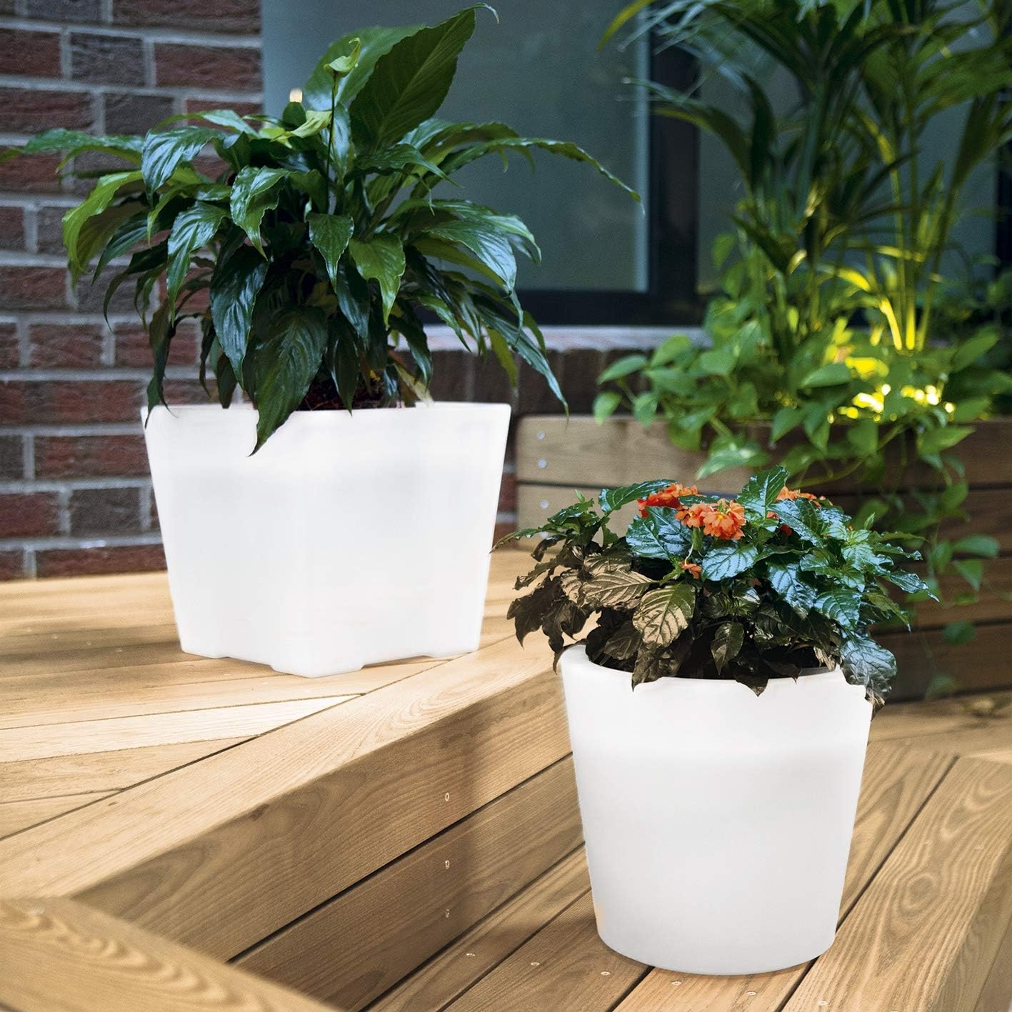 MAXXMEE LED-Blumenkübel | Farbwechsel mit Fernbedienung | Kabelloser Akku-Betrieb | UV-beständig und frostfest [Weiß ] — Ansicht 3